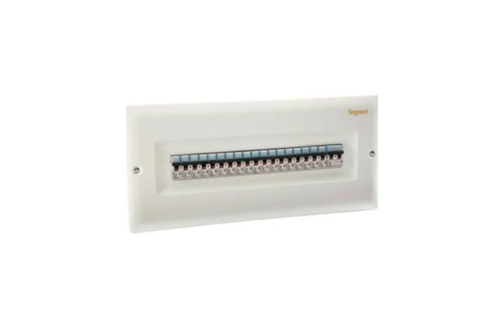 LEGRAND 507602 - 12 WAY IP30 IK08 12 MODULE - EKINOX SPN DB